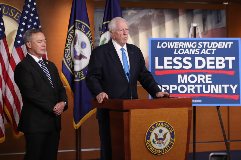 Reps. Thompson and Moylan Inroduce Bipartisan Lowering Student Loans